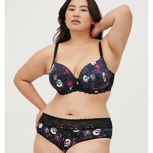 NWT Torrid T-Shirt Lightly Lined Shine Straight Back Bra